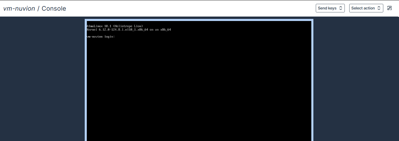 Tela do Console da VM exibindo o prompt de login com usuário e senha